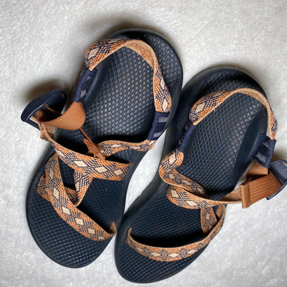 EUC Tan Geometric Diamond Pattern Chaco Women’s Sandals - Picture 2 of 8